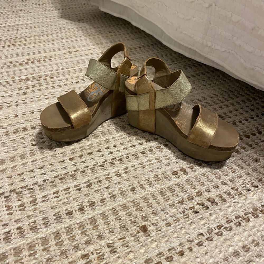 Platform wedge